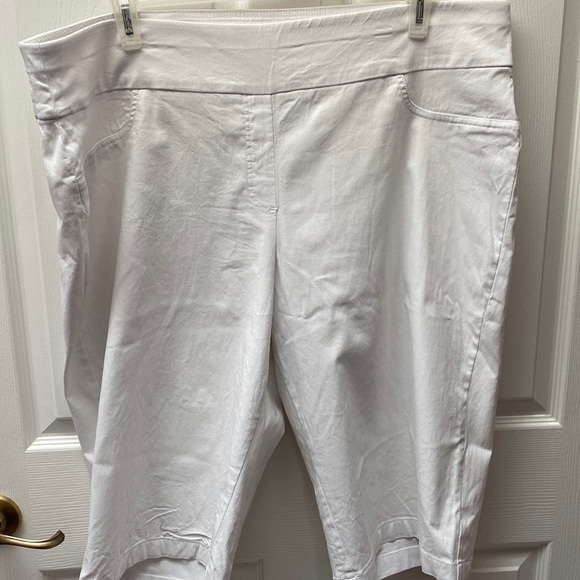 O womens Ruby Rd casual solid white stretch plus size knee length shorts 24W - Picture 1 of 3
